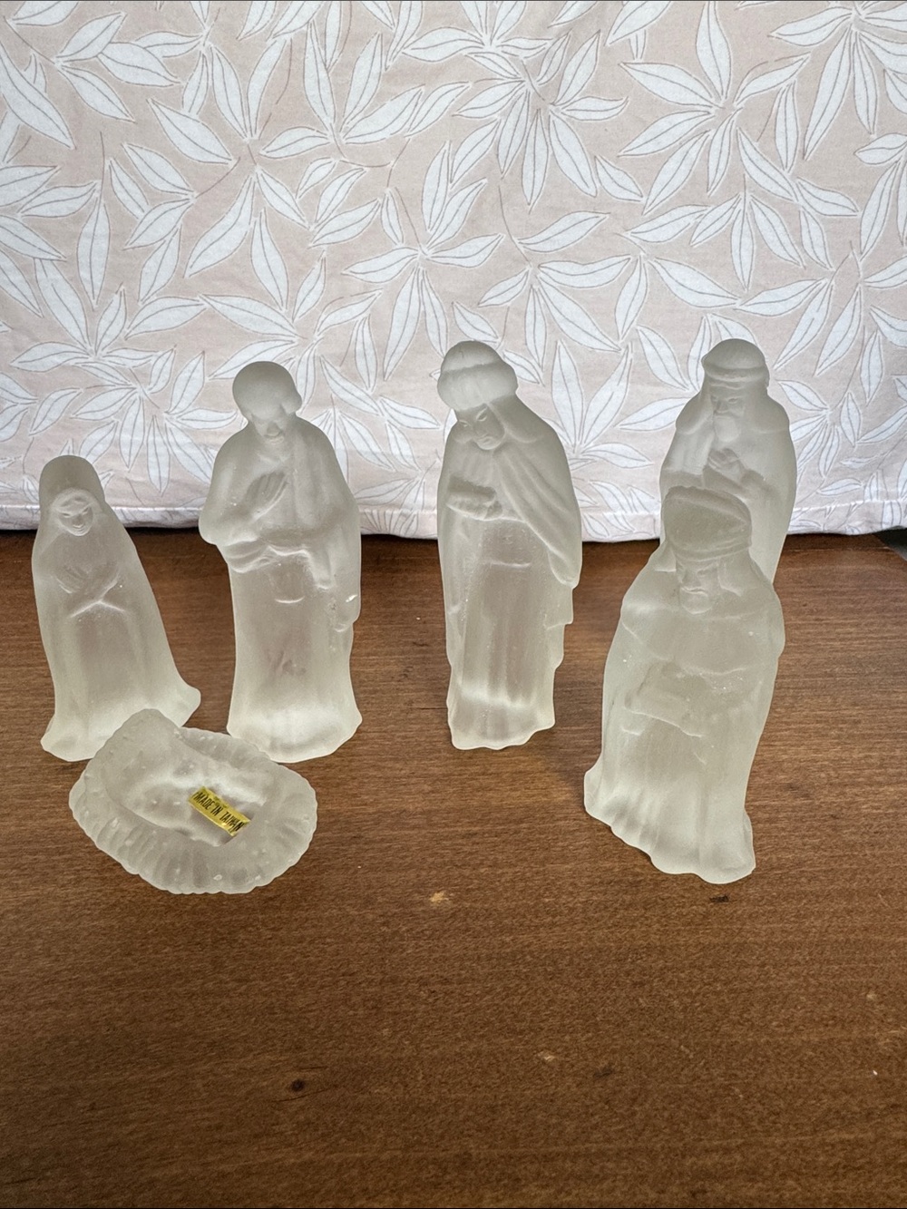 Frosted Glass Nativity Set - White Frosted Figures